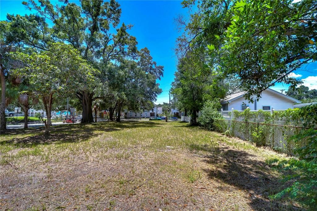 待售: $150,000 (0.18 acres)