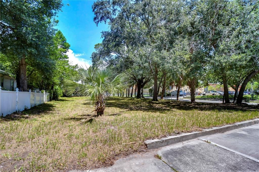 待售: $150,000 (0.18 acres)