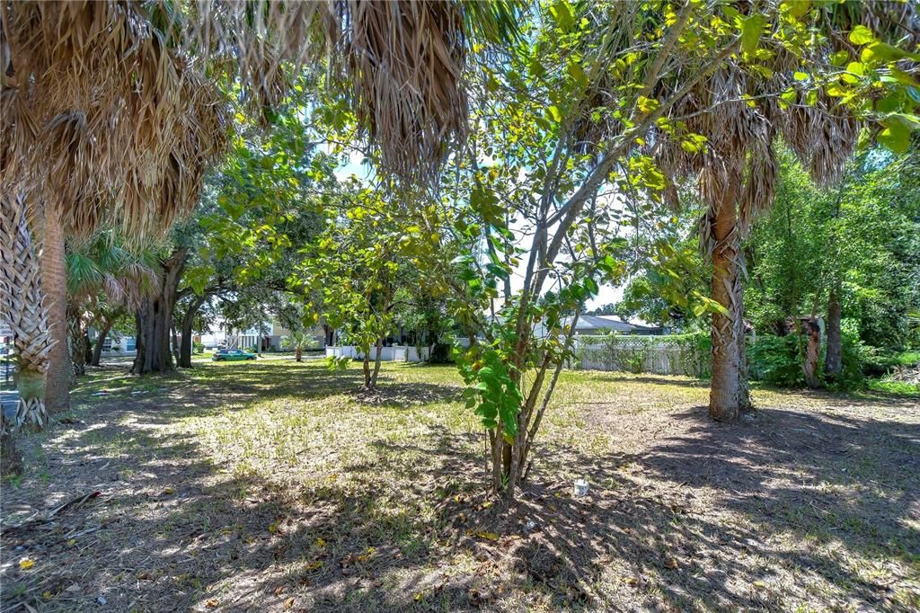 待售: $150,000 (0.18 acres)