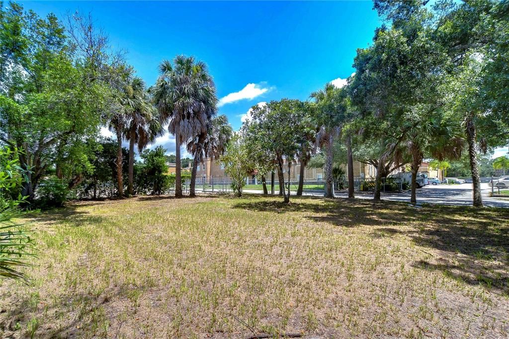待售: $150,000 (0.18 acres)