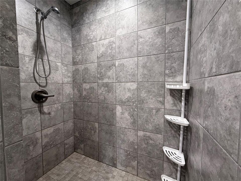 Под контрактом: $225,000 (3 спален, 2 ванн, 1348 Квадратных фут)