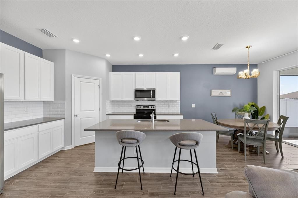 For Sale: $424,900 (4 beds, 2 baths, 2340 Square Feet)