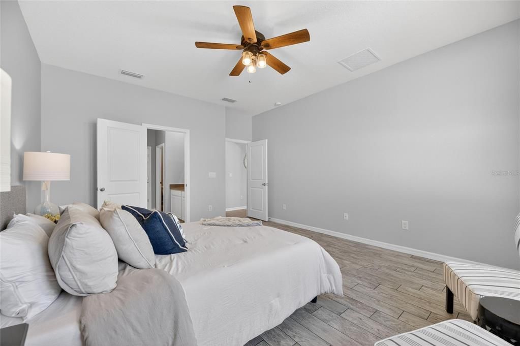 For Sale: $424,900 (4 beds, 2 baths, 2340 Square Feet)