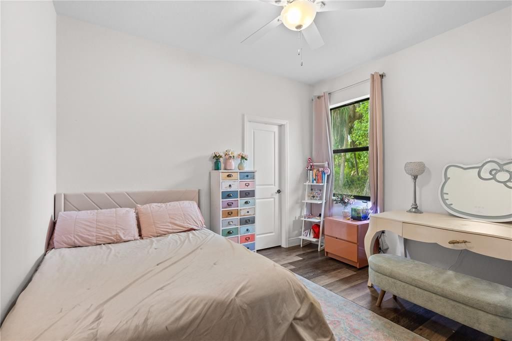 En Venta: $550,000 (4 camas, 2 baños, 1878 Pies cuadrados)
