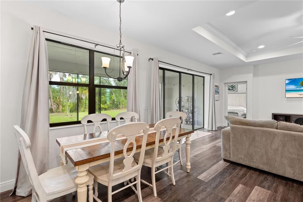 En Venta: $550,000 (4 camas, 2 baños, 1878 Pies cuadrados)