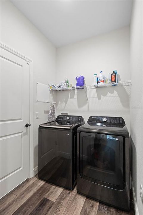 En Venta: $550,000 (4 camas, 2 baños, 1878 Pies cuadrados)