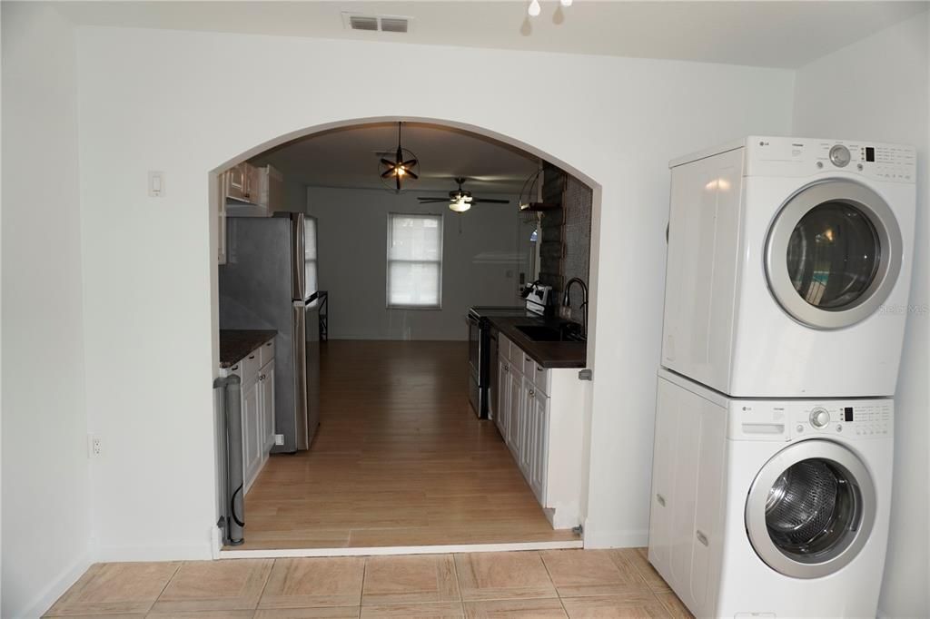 Activo con contrato: $272,000 (3 camas, 2 baños, 1116 Pies cuadrados)