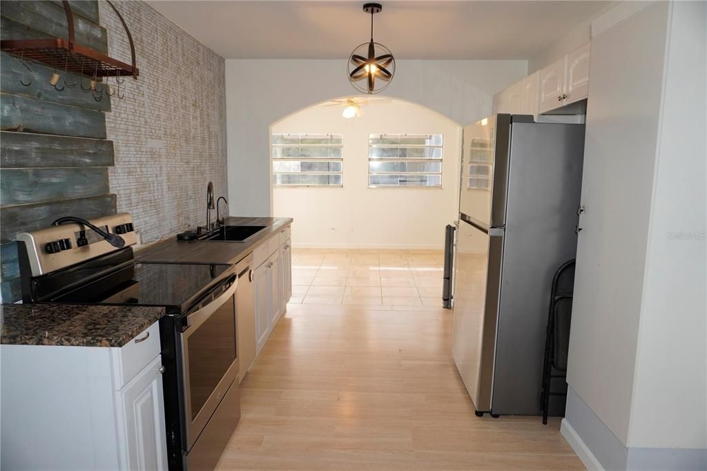 Activo con contrato: $272,000 (3 camas, 2 baños, 1116 Pies cuadrados)