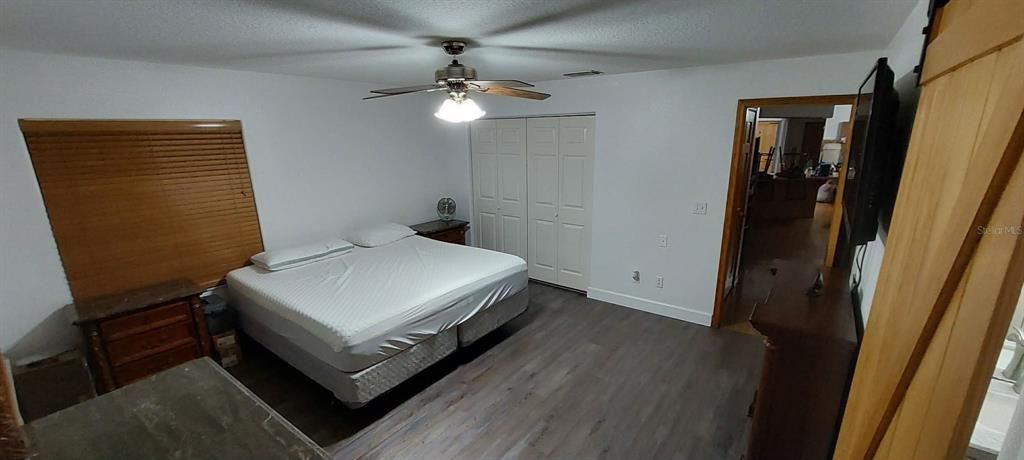 Activo con contrato: $575,000 (3 camas, 2 baños, 2128 Pies cuadrados)
