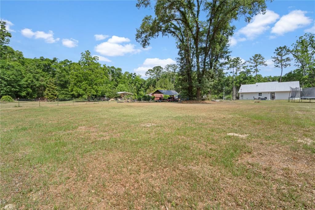 Active With Contract: $317,400 (3 beds, 2 baths, 1156 Square Feet)