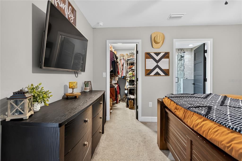 Active With Contract: $317,400 (3 beds, 2 baths, 1156 Square Feet)