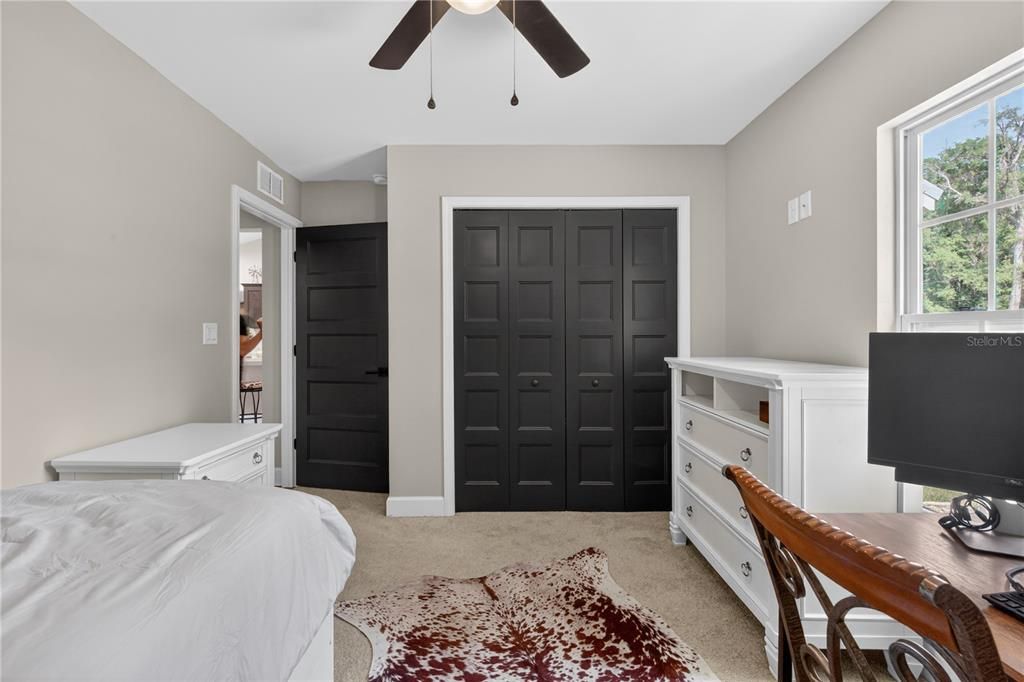 Active With Contract: $317,400 (3 beds, 2 baths, 1156 Square Feet)