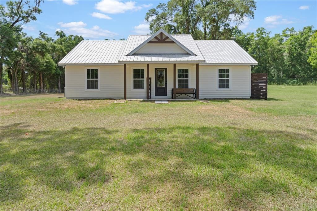 Active With Contract: $317,400 (3 beds, 2 baths, 1156 Square Feet)