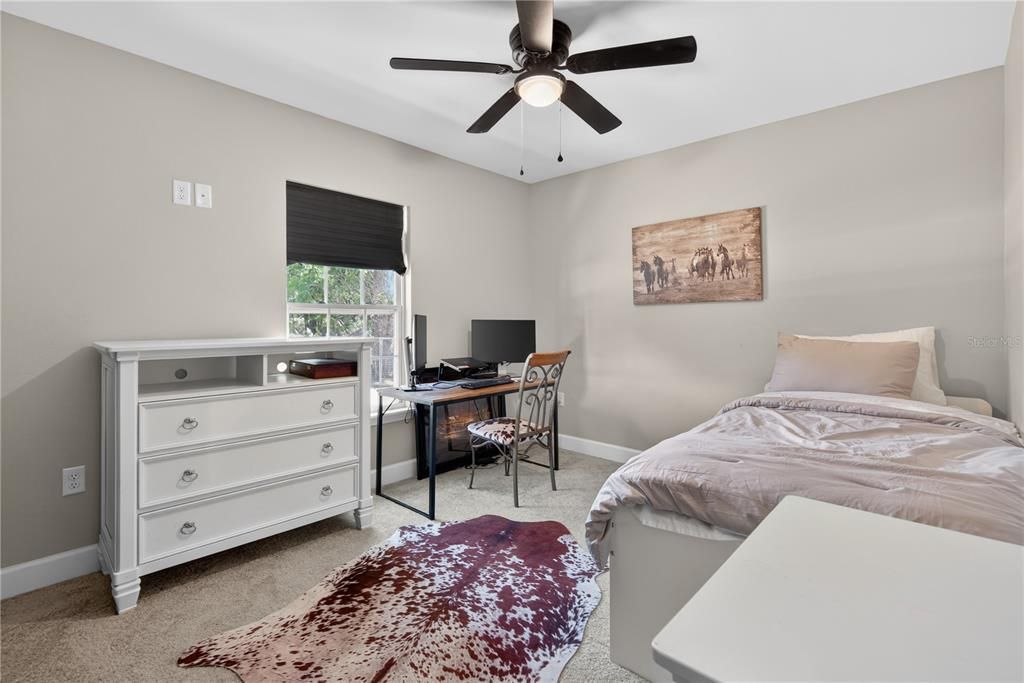 Active With Contract: $317,400 (3 beds, 2 baths, 1156 Square Feet)