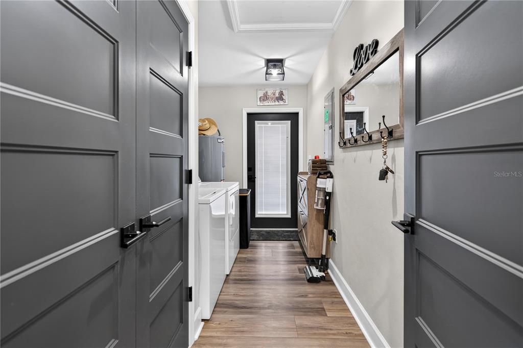 Active With Contract: $317,400 (3 beds, 2 baths, 1156 Square Feet)