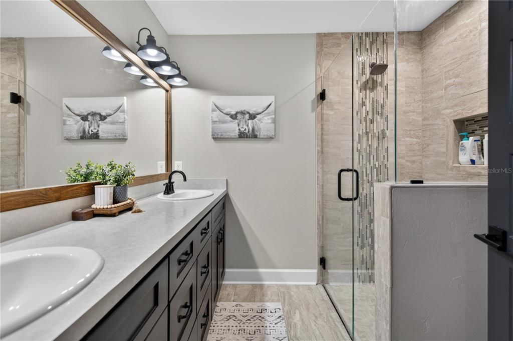 Active With Contract: $317,400 (3 beds, 2 baths, 1156 Square Feet)