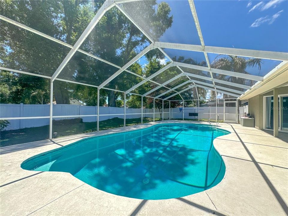 Activo con contrato: $447,500 (4 camas, 2 baños, 2188 Pies cuadrados)