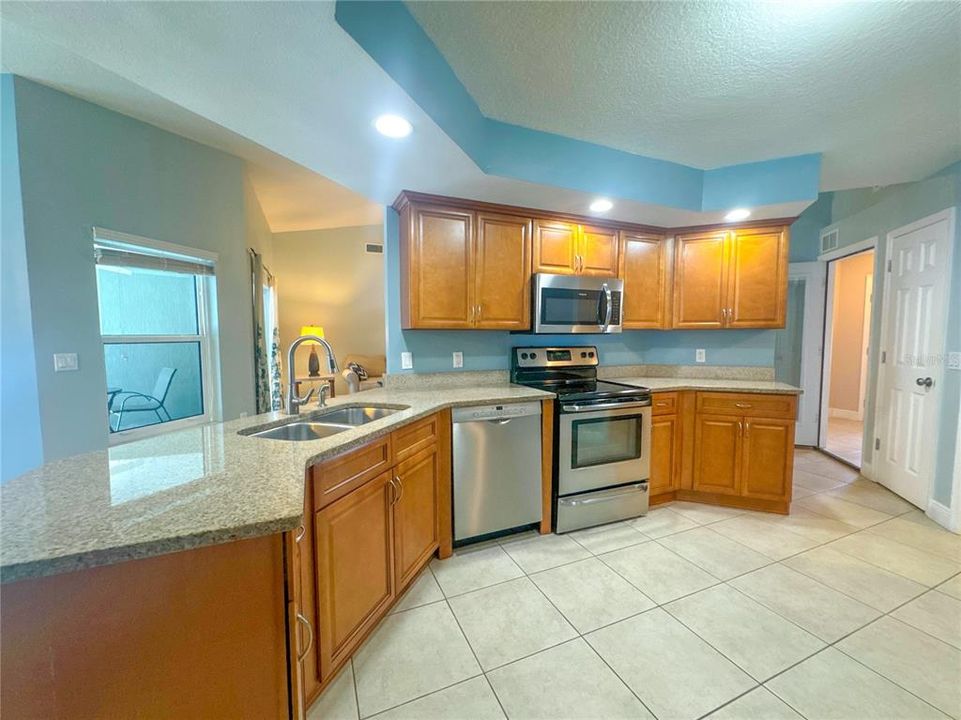 Activo con contrato: $447,500 (4 camas, 2 baños, 2188 Pies cuadrados)