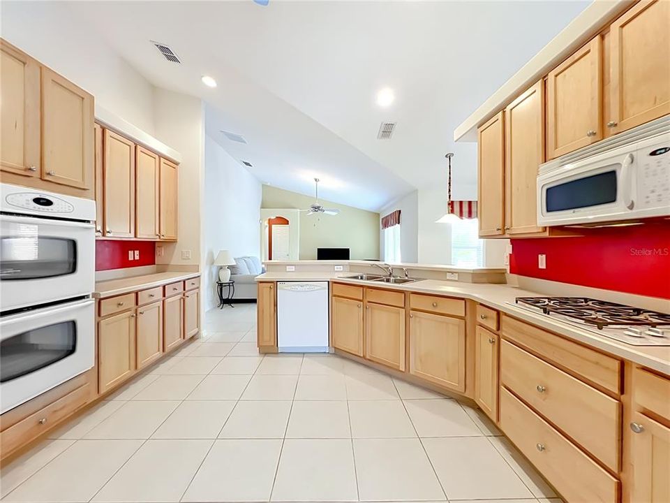 Active With Contract: $489,000 (4 beds, 3 baths, 2295 Square Feet)
