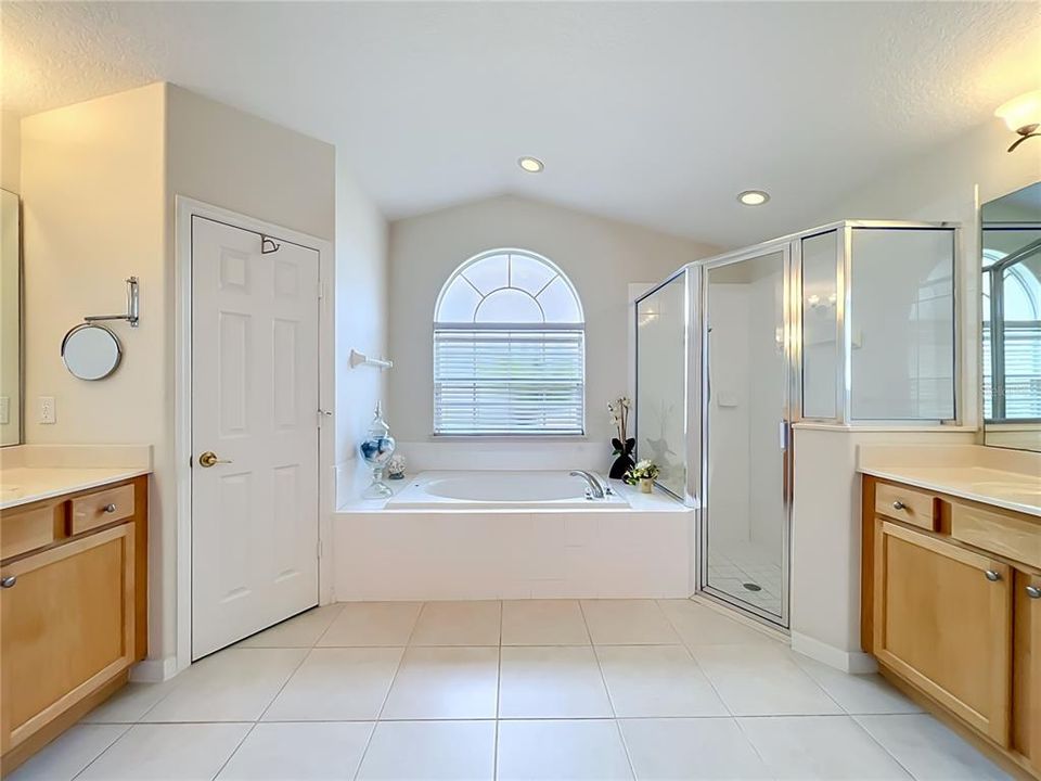 Active With Contract: $489,000 (4 beds, 3 baths, 2295 Square Feet)