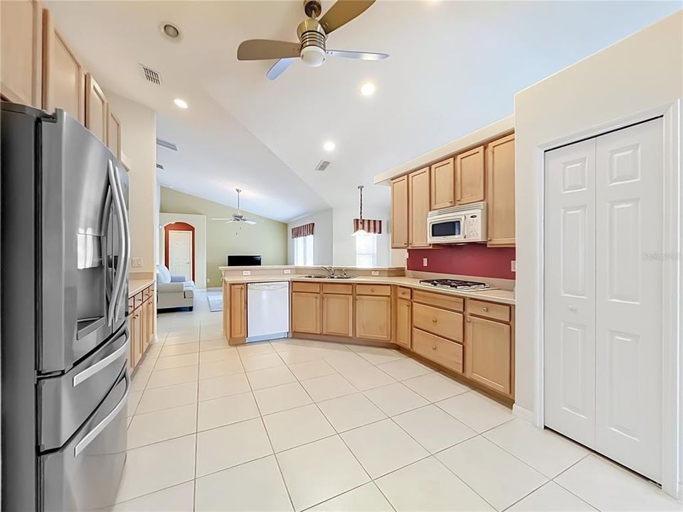 Active With Contract: $489,000 (4 beds, 3 baths, 2295 Square Feet)