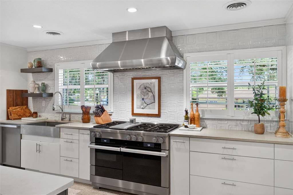 Active With Contract: $975,000 (3 beds, 2 baths, 2640 Square Feet)