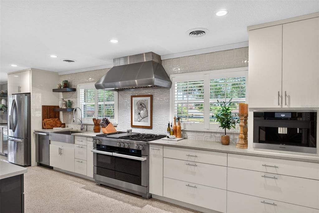 Active With Contract: $975,000 (3 beds, 2 baths, 2640 Square Feet)