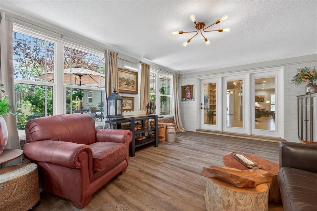 Active With Contract: $975,000 (3 beds, 2 baths, 2640 Square Feet)