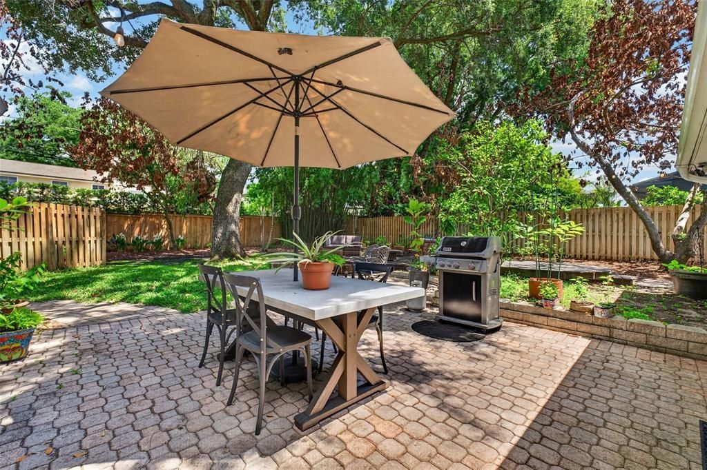 Active With Contract: $975,000 (3 beds, 2 baths, 2640 Square Feet)