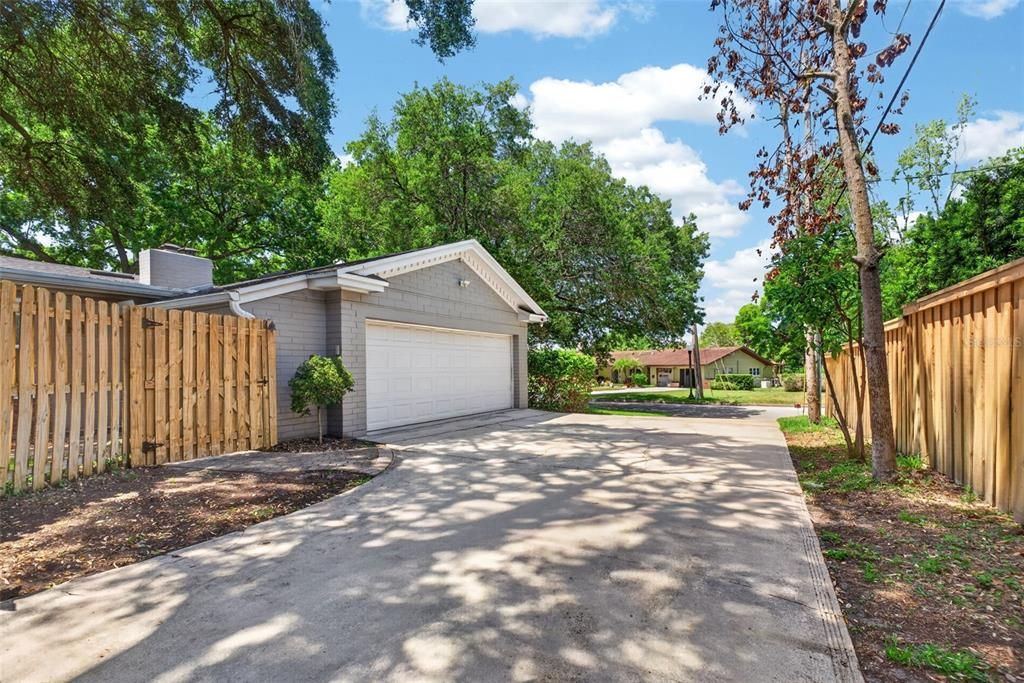 Active With Contract: $975,000 (3 beds, 2 baths, 2640 Square Feet)