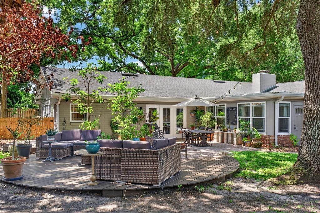 Active With Contract: $975,000 (3 beds, 2 baths, 2640 Square Feet)