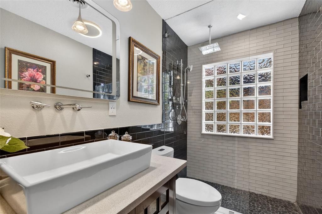 Active With Contract: $975,000 (3 beds, 2 baths, 2640 Square Feet)