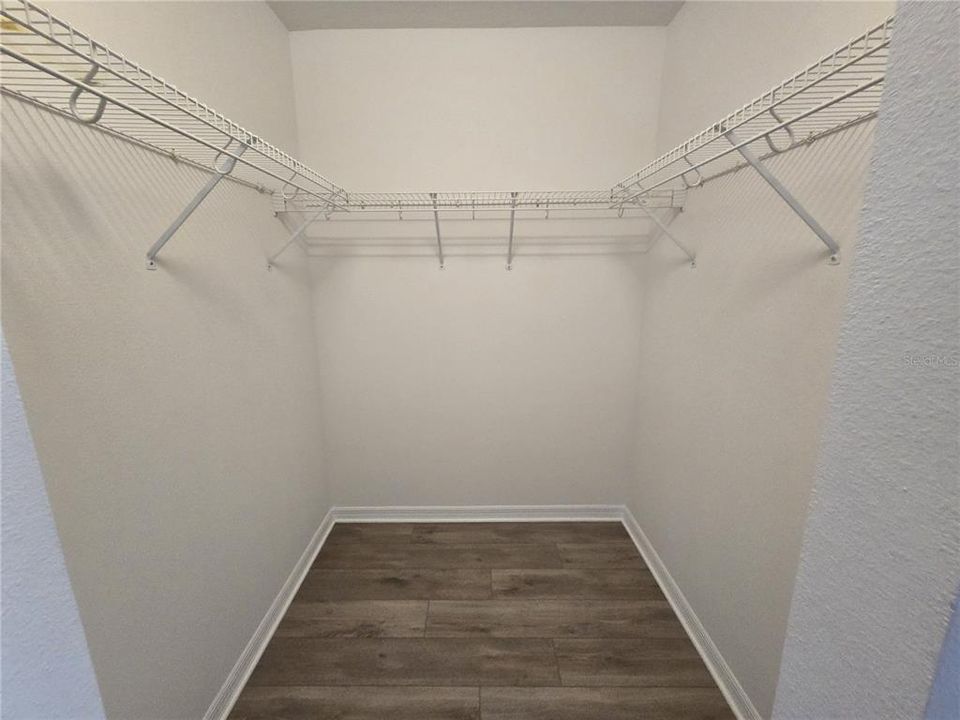 На продажу: $255,750 (3 спален, 2 ванн, 1701 Квадратных фут)