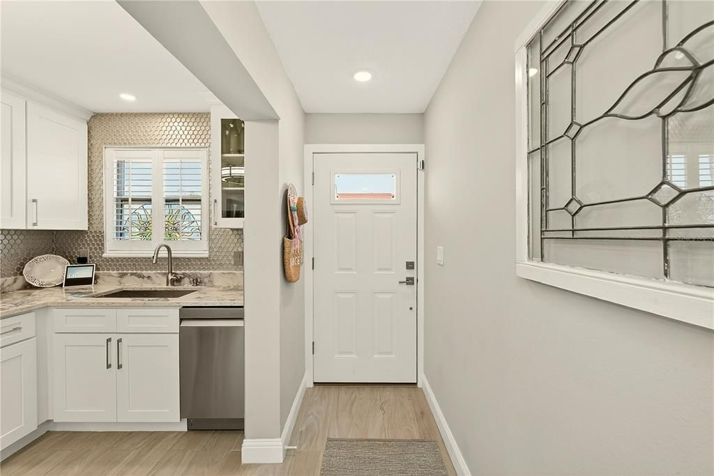 For Sale: $250,000 (1 beds, 1 baths, 1060 Square Feet)