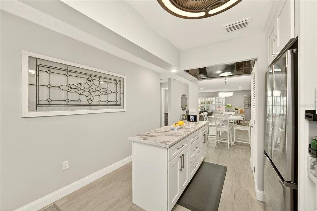 For Sale: $250,000 (1 beds, 1 baths, 1060 Square Feet)