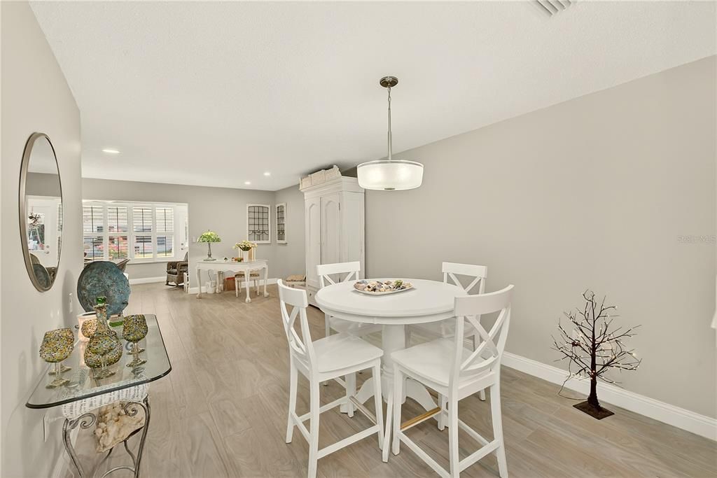 For Sale: $250,000 (1 beds, 1 baths, 1060 Square Feet)