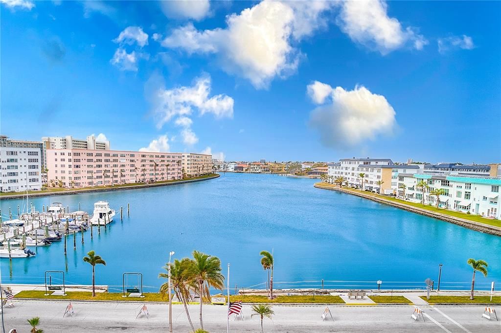 For Sale: $250,000 (1 beds, 1 baths, 1060 Square Feet)