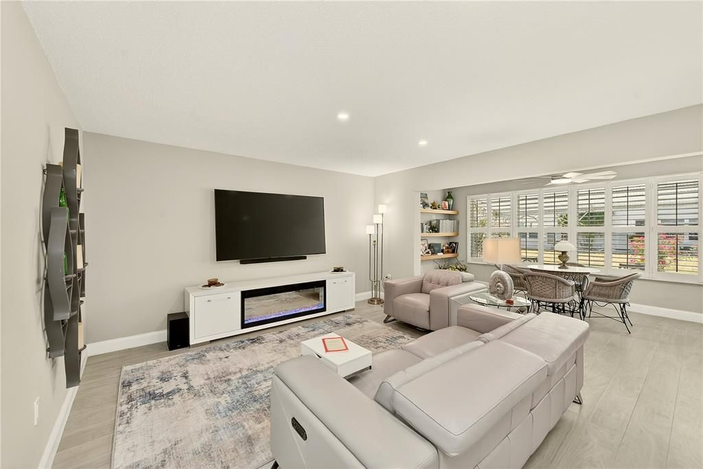 For Sale: $250,000 (1 beds, 1 baths, 1060 Square Feet)