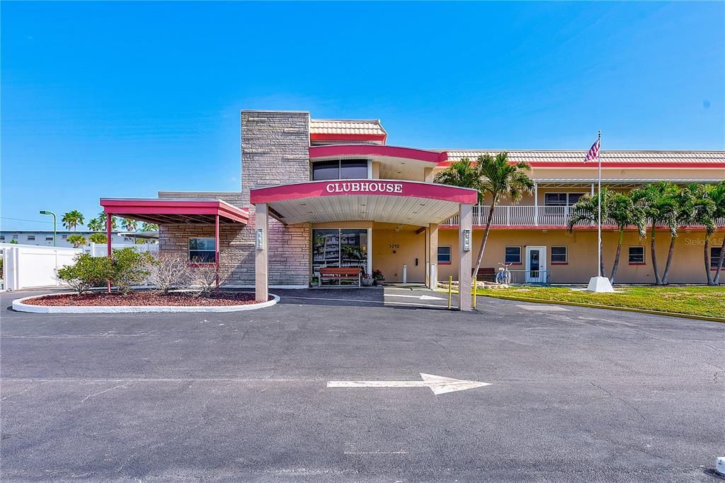 For Sale: $250,000 (1 beds, 1 baths, 1060 Square Feet)