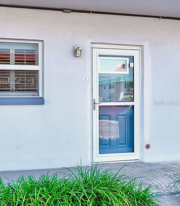 For Sale: $250,000 (1 beds, 1 baths, 1060 Square Feet)