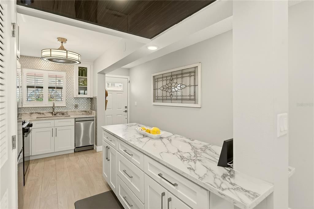 For Sale: $250,000 (1 beds, 1 baths, 1060 Square Feet)