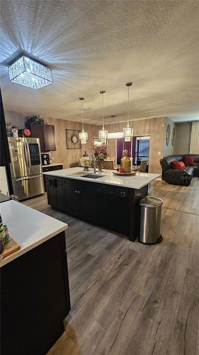 En Venta: $350,000 (4 camas, 2 baños, 1828 Pies cuadrados)