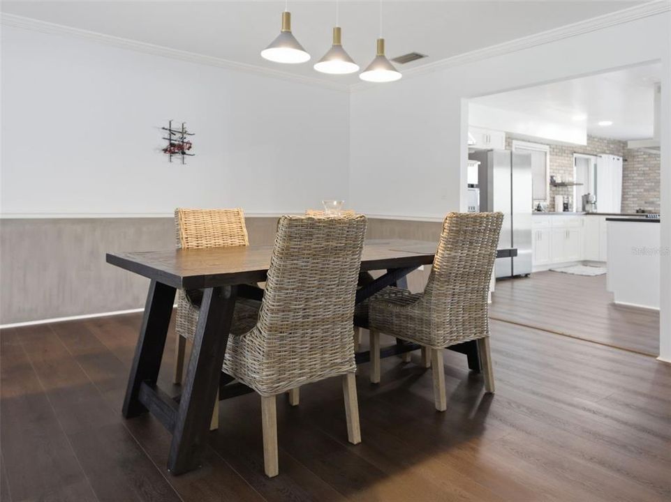 En Venta: $1,090,000 (3 camas, 3 baños, 4128 Pies cuadrados)