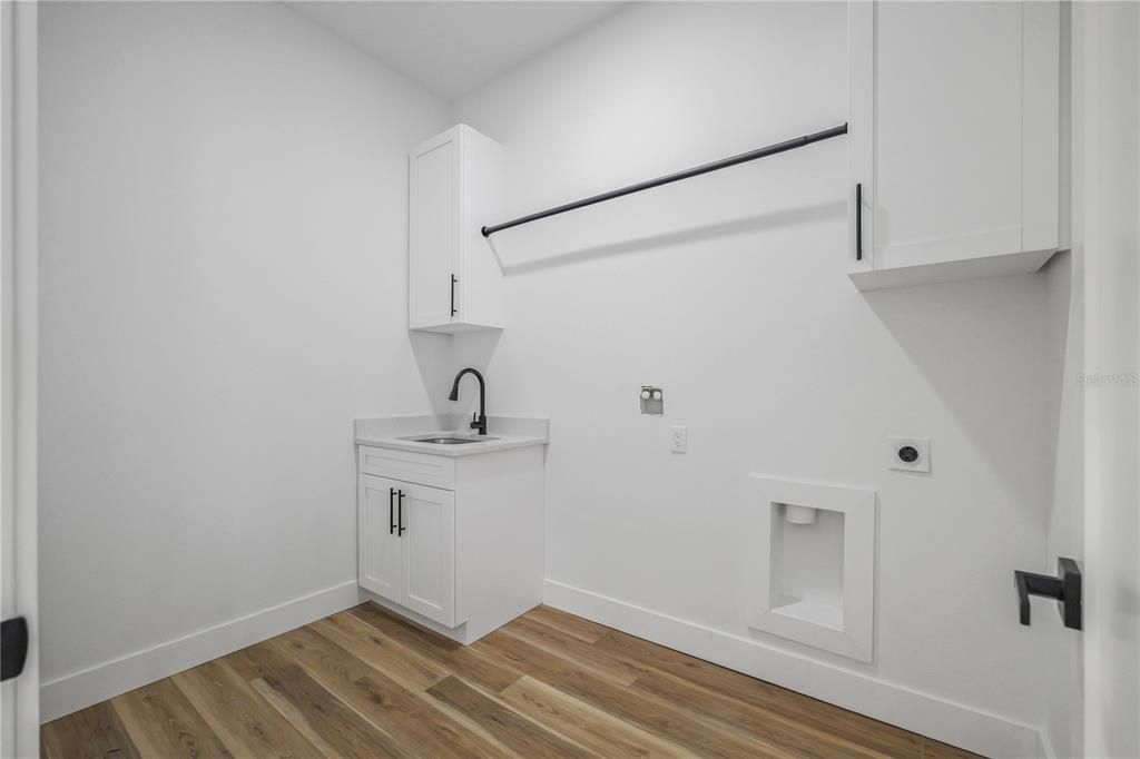 For Sale: $479,000 (3 beds, 2 baths, 2068 Square Feet)