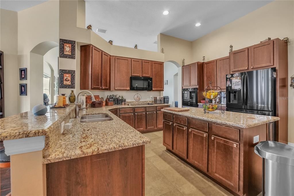 待售: $589,990 (4 贝兹, 3 浴室, 2685 平方英尺)