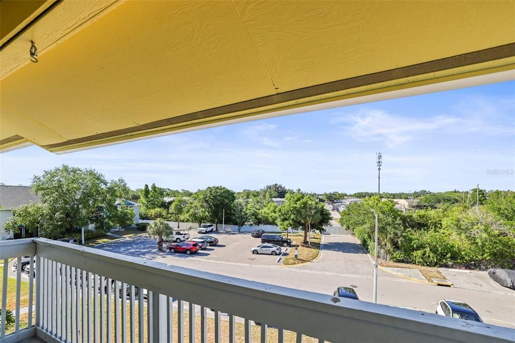 For Sale: $189,000 (2 beds, 2 baths, 898 Square Feet)