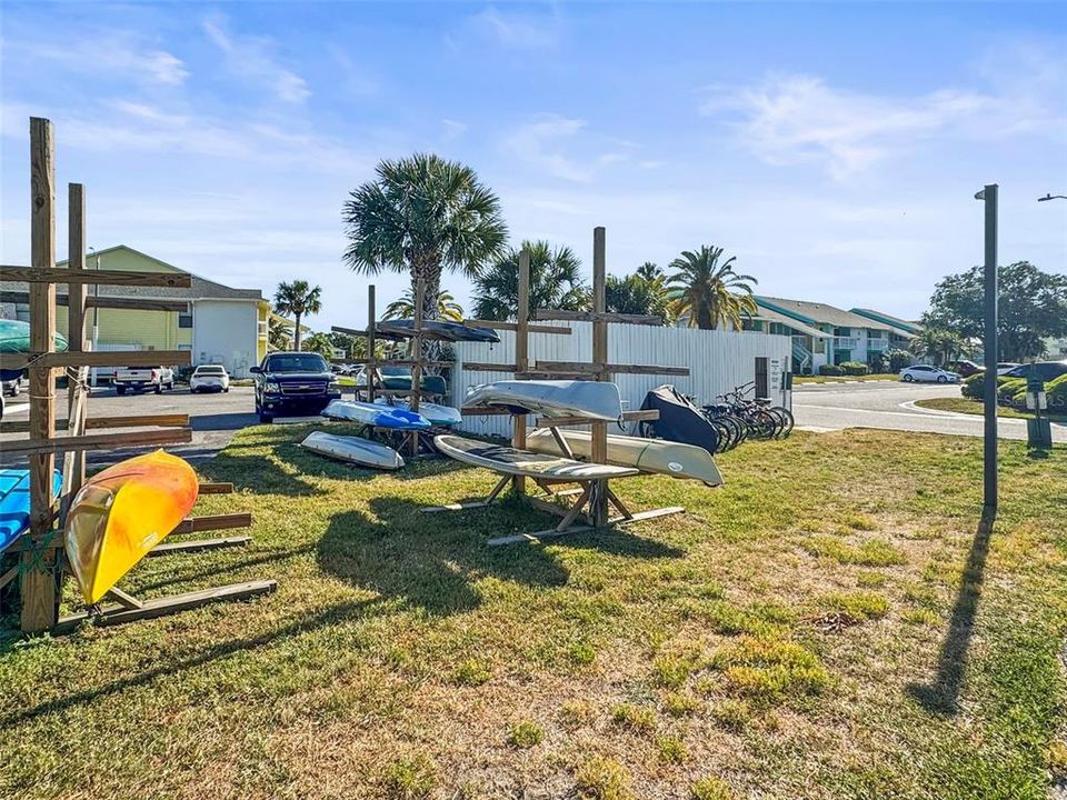 For Sale: $189,000 (2 beds, 2 baths, 898 Square Feet)