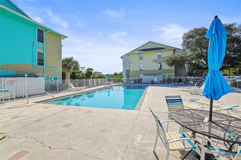 For Sale: $189,000 (2 beds, 2 baths, 898 Square Feet)