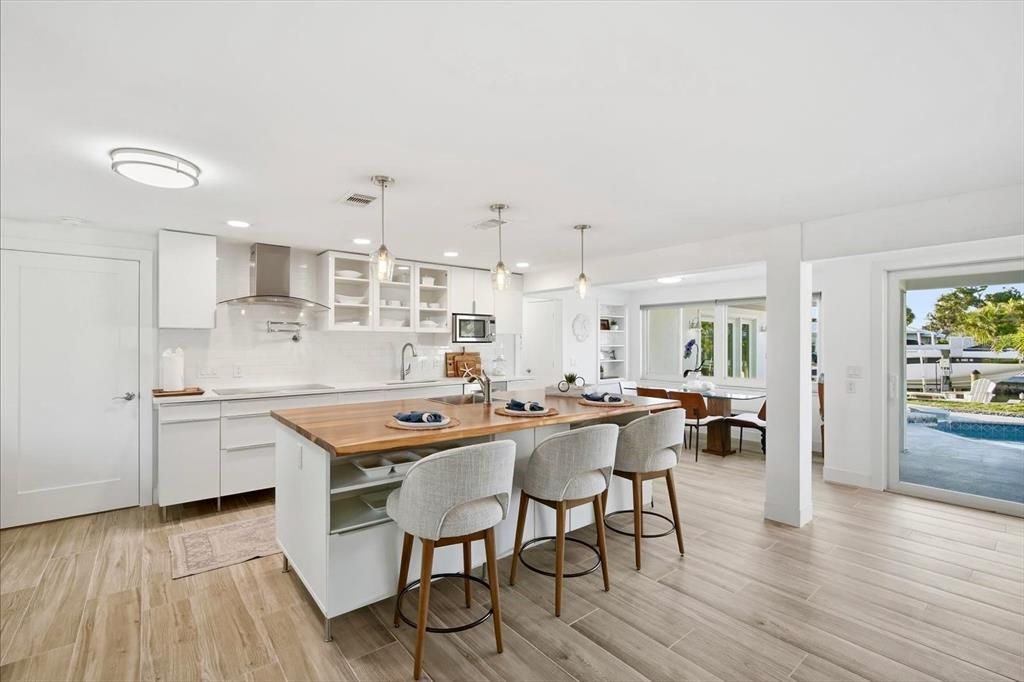 For Sale: $2,175,000 (3 beds, 3 baths, 2205 Square Feet)