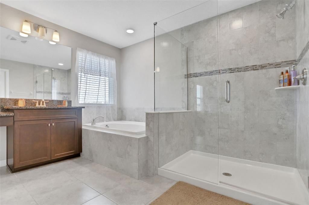 En Venta: $489,900 (5 camas, 3 baños, 3566 Pies cuadrados)